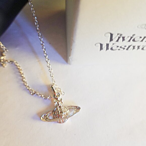 Vivienne Westwood Jewelry - Vivienne Westwood Mini bas relief pendant silver